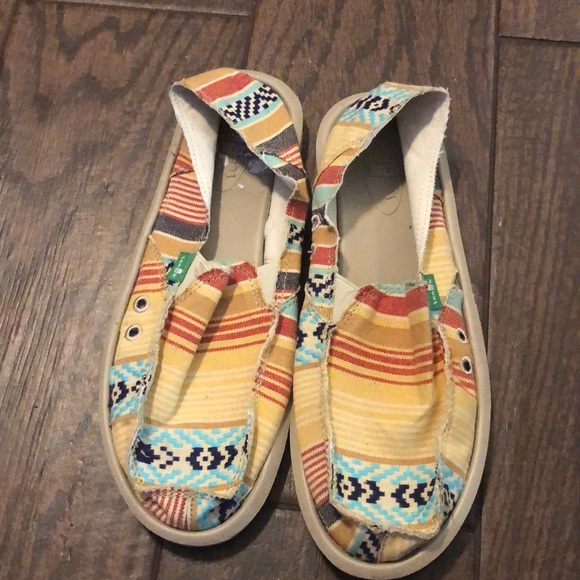 Sanuk Shoes - Sanuk size 8